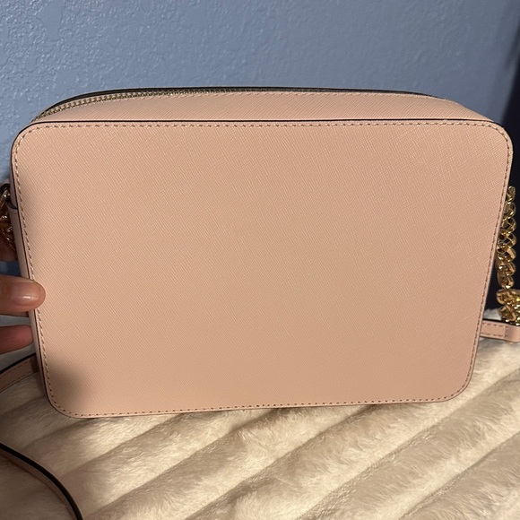 NWT Michael Kors Blush Crossbody Bag with Gold Accents - Picture 2 of 5